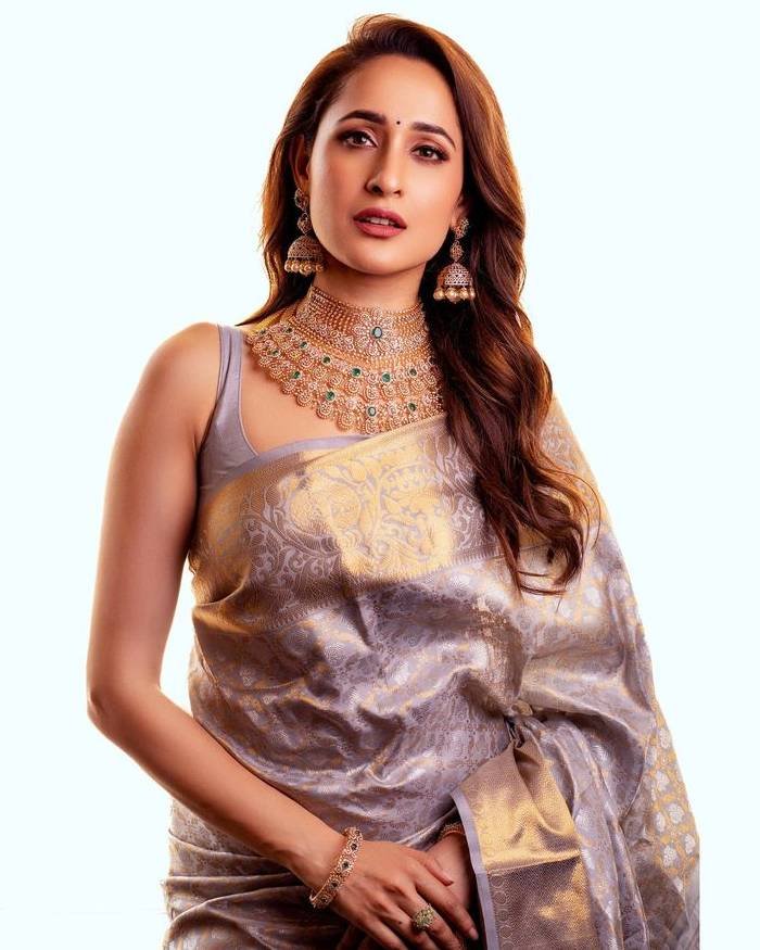 pragya jaiswal_teluguvox_24
